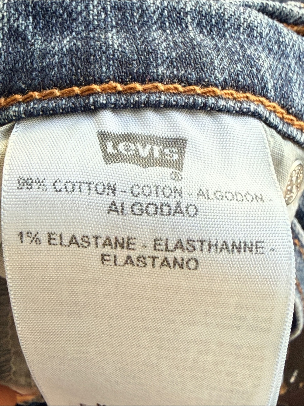 Levi's Women's 505 mid rise
Medium wash straight leg jeans some
stretch GUC sz 4 - Picture 9 of 12